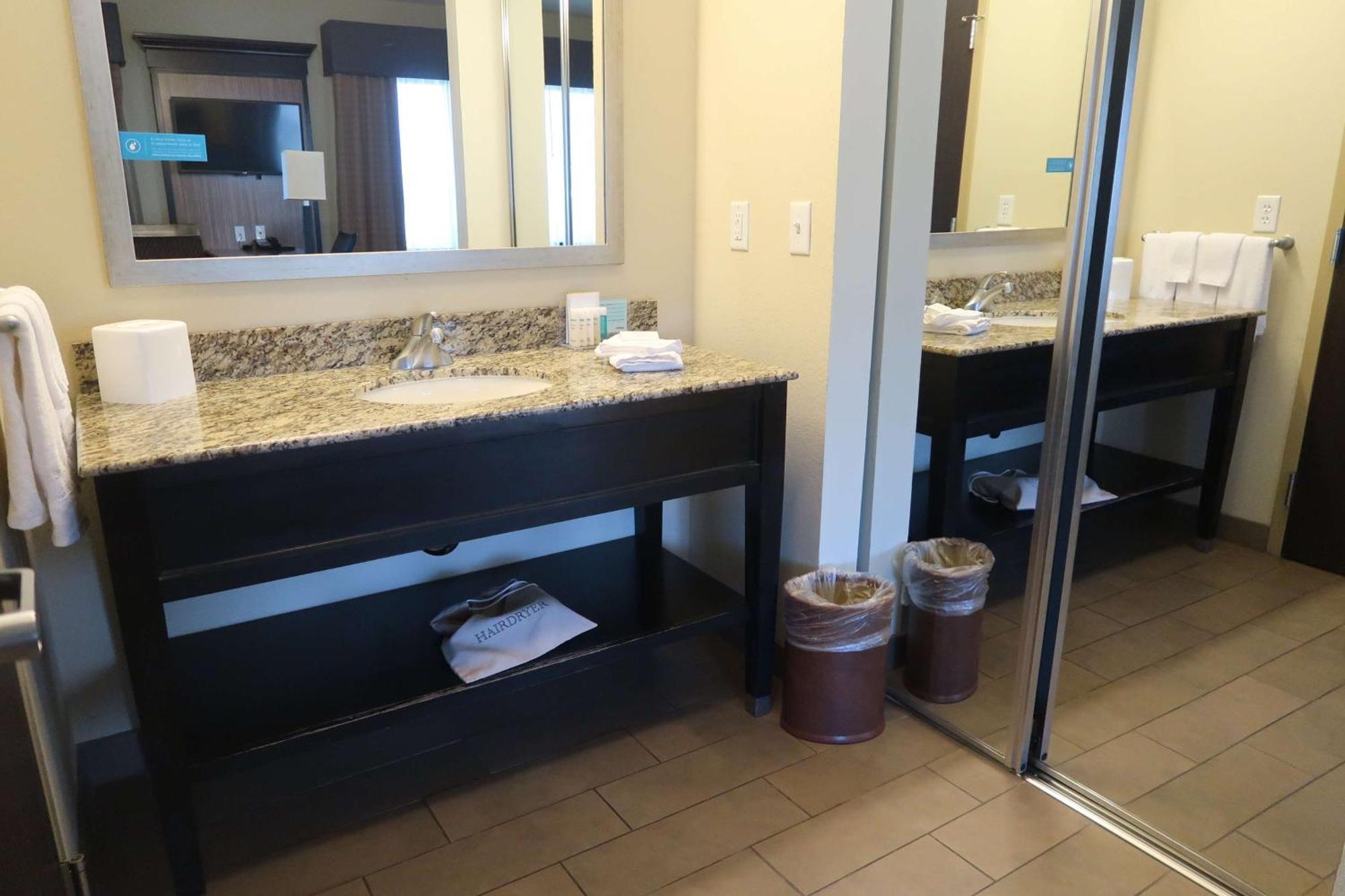 Hampton Inn & Suites Salinas Esterno foto