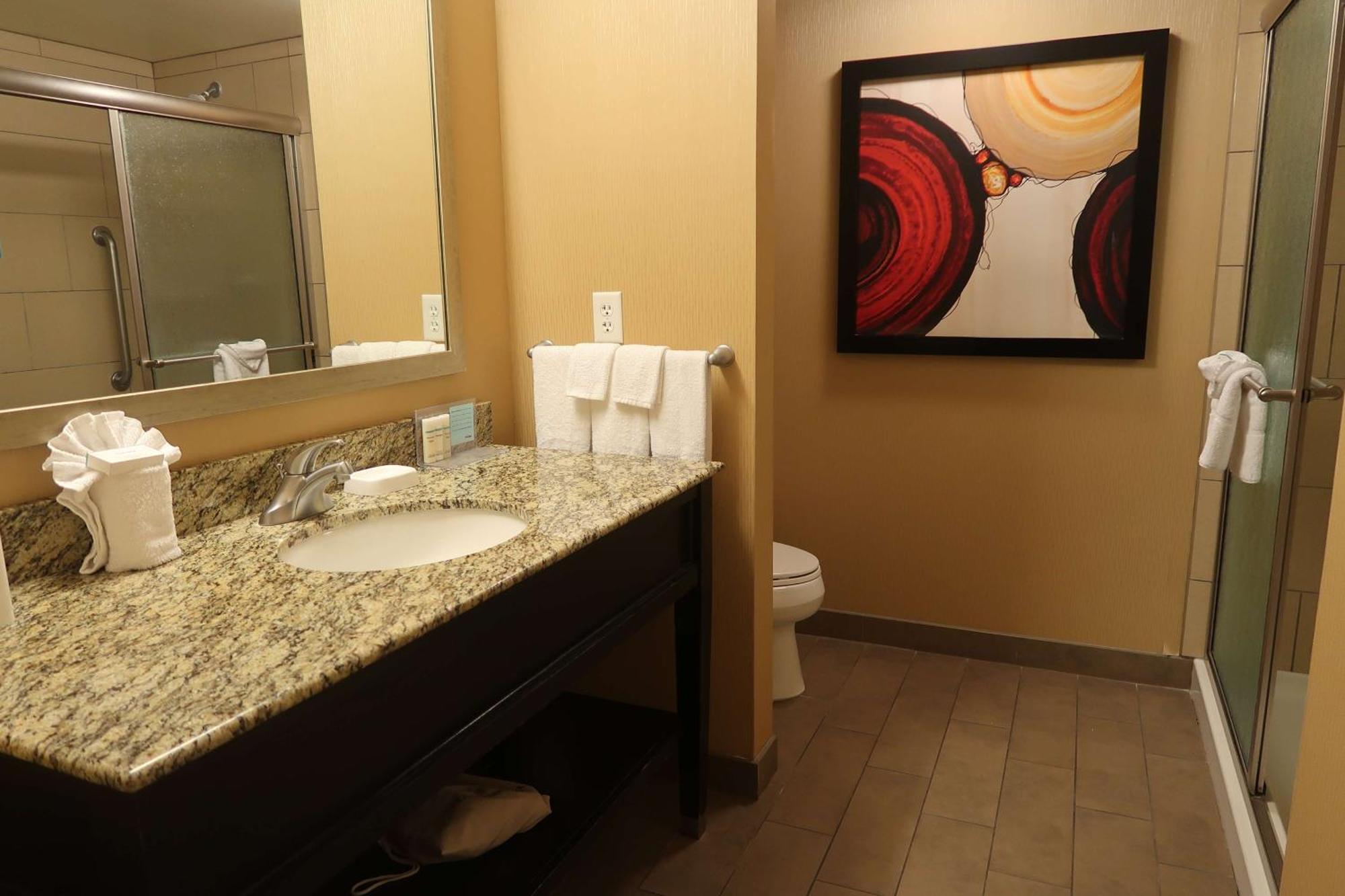 Hampton Inn & Suites Salinas Esterno foto