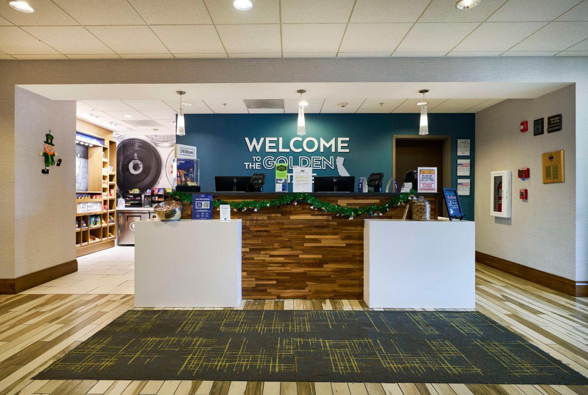 Hampton Inn & Suites Salinas Esterno foto