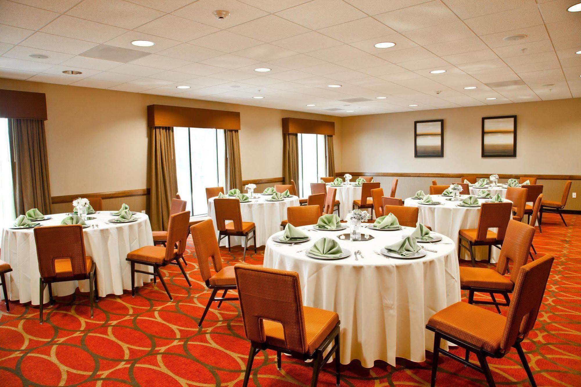 Hampton Inn & Suites Salinas Esterno foto