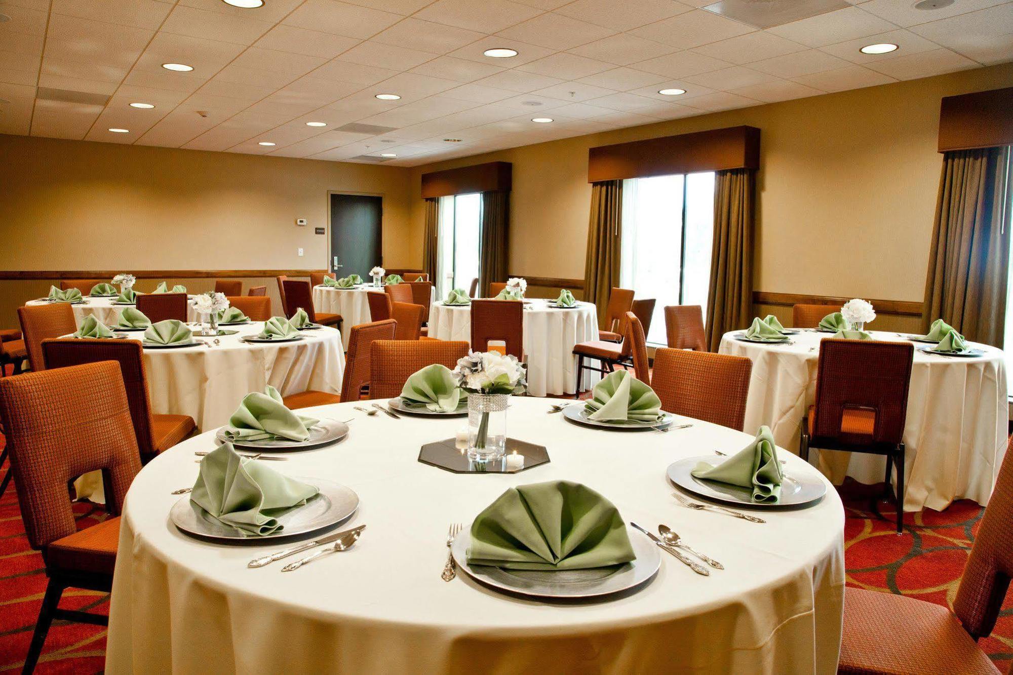 Hampton Inn & Suites Salinas Esterno foto